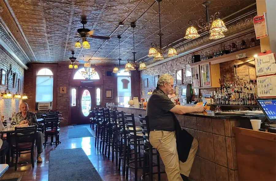 Abe's Hideout local restaurant and tavern - Mechanicsburg, IL location interior