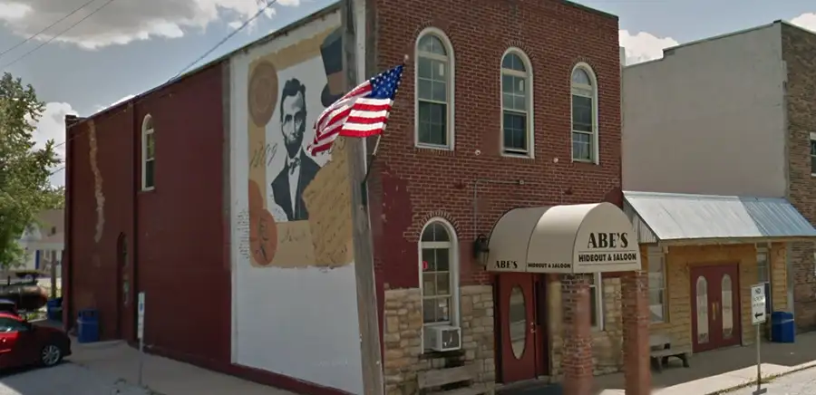 Abe's Hideout local restaurant and tavern - Mechanicsburg, IL location exterior
