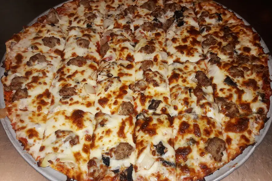 Abe's Hideout food pizza - Springfield, IL
